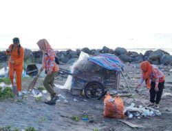 Dekranasda dan TP-PKK Bulukumba Gotong Royong Bersihkan Ujung Bulu