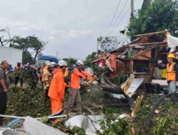 Sumedang Diterjang Angin Kencang, Ada Warga Jadi Korban