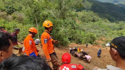 Longsor Bastem Luwu, Basarnas Makassar Kerahkan Tim Khusus