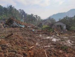 Bandung Barat Diterjang Banjir Bandang, Sembilan Orang Hilang