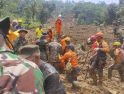 Longsor Bandung Barat: 10 Orang Hilang, Tiga Meninggal Dunia