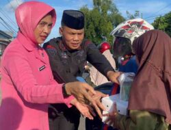 Gandeng Baznas, Brimob Bone Bagi-bagi Ratusan Paket Cinta