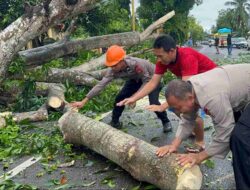 Poros Bone Wajo Nyaris Lumpuh, Brimob Bone Turun Evakuasi