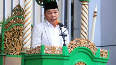 Bupati Bulukumba Andi Muchtar Ali Yusuf mengikuti Salat Idulfitri yang dipusatkan di halaman Kantor Bupati hingga Lapangan Pemuda, Rabu (10 April 2024). (ist)