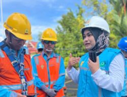 Srikandi PLN Bertaruh Nyawa, Taklukkan Tantangan Wujudkan Listrik Berkeadilan di Sulselrabar