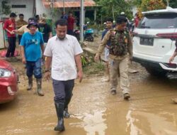 Terbang ke Luwu, Andi Sudirman Pantau Banjir dari Udara