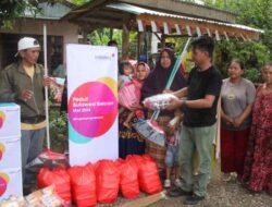 Indosat Ooredoo Hutchison Salurkan Bantuan Banjir dan Longsor di Sulsel