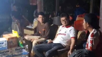 Andi Rio Temui dan Dengarkan Kesedihan Korban Kebakaran di Desa Pasaka