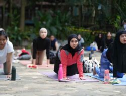 Cara Bugis Waterpark Adventure Peringati Hari Yoga Internasional