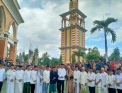 Peran Ilham Azikin hingga Protokol Kepresidenan Minta Jokowi Foto Berlatar Menara Masjid Syech Abdul Gani