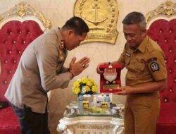 Kapolres AKBP Erwin Sambangi Kantor Bupati Bone, Begini Titipannya