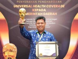 Bupati Andi Utta Antar Pemkab Bulukumba Terima UHC Awards 2024