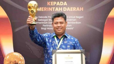 Bupati Andi Utta Antar Pemkab Bulukumba Terima UHC Awards 2024