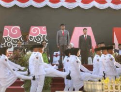 Pj Sekda Makassar Firman Hamid Pagarra Apresiasi Paskibra dan Petugas Upacara Penurunan Bendera