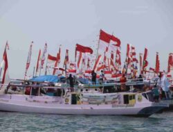 200 Kapal Ramaikan Pembentangan Bendera 79 Meter di Tangkulara Bone, Ada Brimob