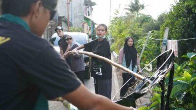 Awkarin Bareng 400 Relawan KYF 2024 Aksi Bersih Kanal Sinrijala Makassar