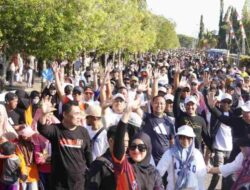 Andi Sudirman Sulaiman Bersama Warga Jalan Sehat 3 Km di Luwu