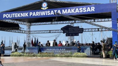 Laksanakan Wisuda Di Anjungan Pantai Losari; Sandiaga Sebut Poltekpar Makassar Wujudkan Impiannya