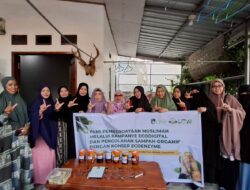 Dosen UMI Latih Emak-emak Majelis Taklim Sulap Sampah Organik Jadi Ekoenzim