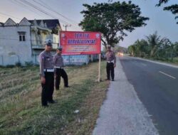 Peduli Nyawa Pengendara, Satlantas Polres Bone Kerahkan Papan Imbauan