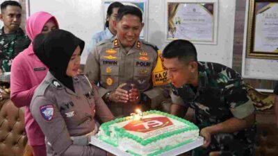 Nasi Tumpeng Kapolres Bone “Meledak” di HUT TNI Ke-79 di Kodim 1407