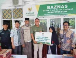 Pj Bupati Andi Winarno Bersama Baznas Bone Bantu Masyarakat Keluar dari Jerat Kemiskinan, Begini Caranya