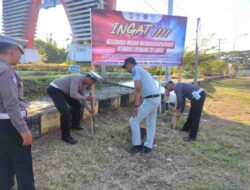 Tekan Pelanggaran dan Kecelakaan, Satlantas Polres Bone Gencar Pasang Spanduk di Jalan