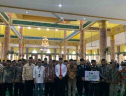 Baznas salurkan Dana Hibah Insentif 372 Imam Desa/Kelurahan, Begini Pesanan Pj Bupati Bone