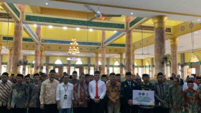 Baznas salurkan Dana Hibah Insentif 372 Imam Desa/Kelurahan, Begini Pesanan Pj Bupati Bone