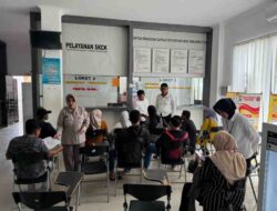 Misi Ganda Yanmin Sat Intelkam Polres Bone: Edukasi Formulir SKCK Online dan Cooling System Pilkada