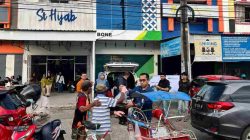 Ramadan Berbagi, Employee Volunteering BPJS Ketenagakerjaan Bone Salurkan Paket Cinta di Depan Kantor