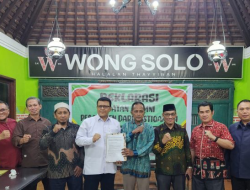 Prof. Munawir Nahkodai Ketua Umum Ikatan Alumni Pondok Pesantren Darul Istiqamah