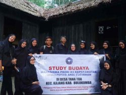 Prodi Keperawatan Uniasman Bone Studi Budaya di Kawasan Adat Kajang Bulukumba