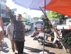 Wali Kota Munafri Sidak Pasar Pabaeng-baeng, Tegur Jukir dan Tertibkan Pedagang di Bahu Jalan