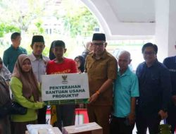 Wabup Andi Akmal Salurkan 20 Paket Berupa Bantuan Usaha Produktif Baznas Bone untuk Disabilitas