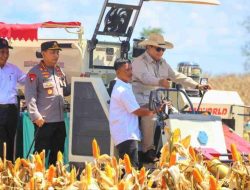 Mentan Andi Amran Dampingi Presiden Prabowo Panen Raya Jagung di Kalbar, Ada Peran Kapolri