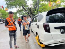Atasi Kemacetan, Dishub dan PD Parkir Makassar Tertibkan Parkir Liar Boulevard