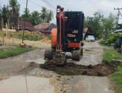 Warga Patungan Perbaiki Jalan Rusak di Jantung Cenrana: Harap Keadilan Pemda Bone