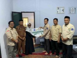 Baznas Bone Bedah Rumah Darna, Guru Mengaji Korban Rumah Roboh