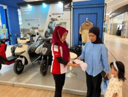 Astra Motor Sulsel Pameran Motor Listrik EVMazing Corner di Mall The Park Kendari
