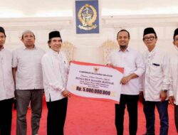 Gubernur Sulsel Andi Sudirman Hibah Rp5 Miliar Pembangunan Masjid Ikhtiar Perdos Unhas