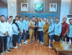 REI dan PT Amaly Bantu Bantu Motor Pengangkut Sampah Pemkab Bulukumba