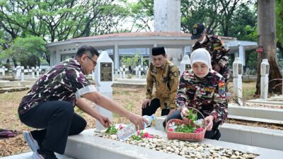 Peringati Jasa Pahlawan, Wawali Makassar Ziarah ke TMP Panaikang