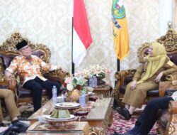 Momen Anggota DPR Taufan Pawe Tertawa Lepas Bersama Bupati Ratnawati di Sinjai