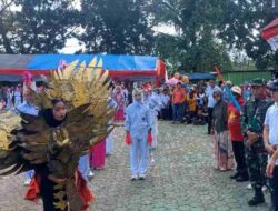 Karnaval Maskot Desa dari Limbah di Mare Curi Perhatian Wabup Bone Andi Akmal Pasluddin