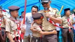 Tangisan Anak Yatim Piatu Pecah di Pelukan, Hangatnya Dekapan Bupati Bone Andi Asman di Lokasi Perkemahan