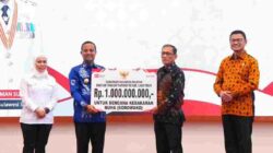 Gubernur Sulsel Peduli Sorowako, Andi Sudirman Serahkan Bantuan Rp1 Miliar untuk Korban Kebakaran