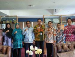Rektor Prof JJ Antar Unhas Jadi yang Pertama Hadirkan Pojok Statistik di Indonesia