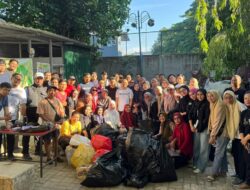 Peringati WCUD 2025, Muhammad Roem Turun Bersihkan Jalan Ahmad Yani