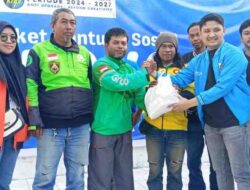 Peduli Pejuang Keluarga, KNPI Makassar Salurkan Sembako untuk 400 Driver Ojol
